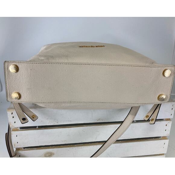 MICHAEL KORS, IVORY PEBBLED LEATHER SHOULDER BAG (ASIS) - Picture 8 of 15